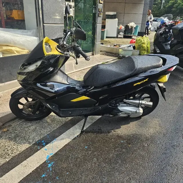 pcx 21년 이후 사고차 구합니다