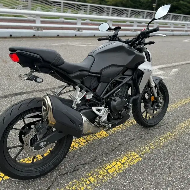 혼다 cb300r 19년형 abs모델 짧은키로수 팝니다