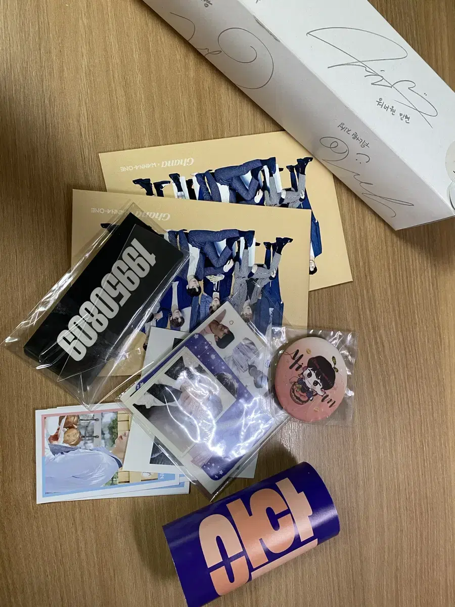 Wanna One hwang minhyun official goods unofficial goods WTS