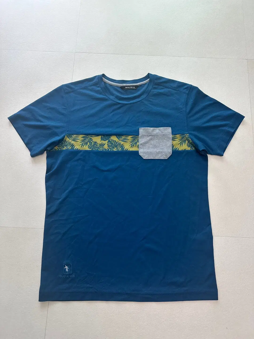 [100] Blackyak Short Sleeve T-Shirt