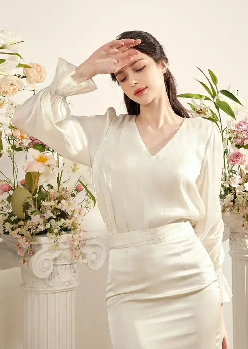 그레이스유 Daisy Satin Blouse 데이지 새틴 블라우스