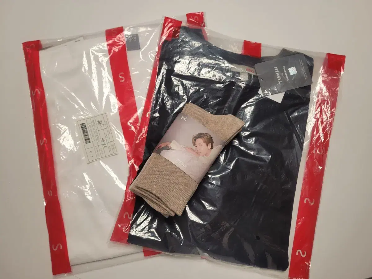 Taemin T-Shirt Sock Set