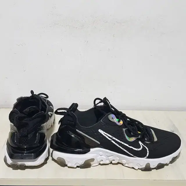 (택포)240/245 정품 NIKE REACT 리액트 초경량 쿠션 운동화