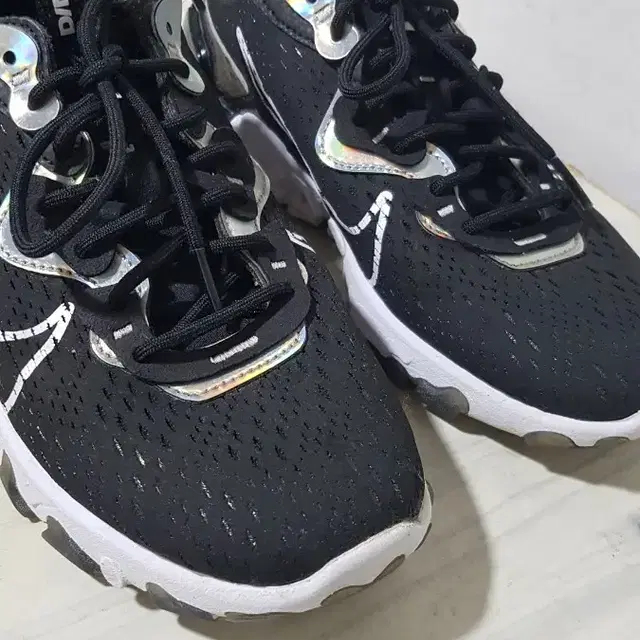 (택포)240/245 정품 NIKE REACT 리액트 초경량 쿠션 운동화