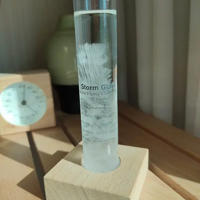 (날씨) 날씨 템포드롭 스톰 글라스 storm glass 기상예측 오브제