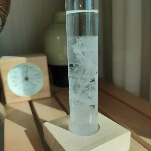 (날씨) 날씨 템포드롭 스톰 글라스 storm glass 기상예측 오브제