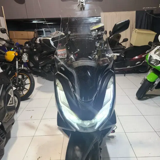 엔진보링 신형 혼다 pcx125cc 부산울산중고오토바이 스쿠터