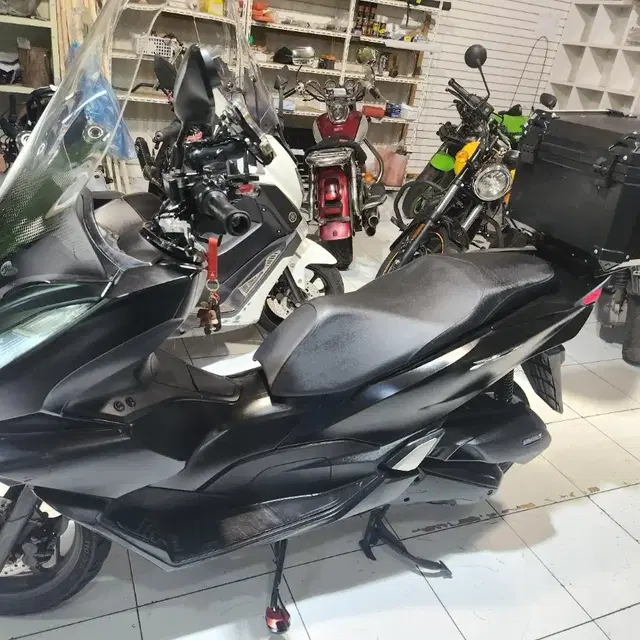 엔진보링 신형 혼다 pcx125cc 부산울산중고오토바이 스쿠터