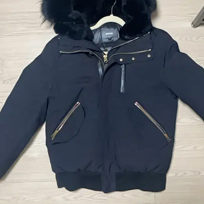 맥케이지 딕슨 블랙퍼 금장 fw19 40 사이즈 sss급