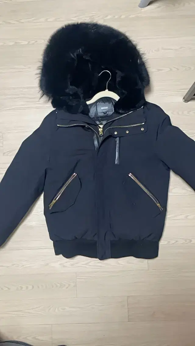 맥케이지 딕슨 블랙퍼 금장 fw19 40 사이즈 sss급