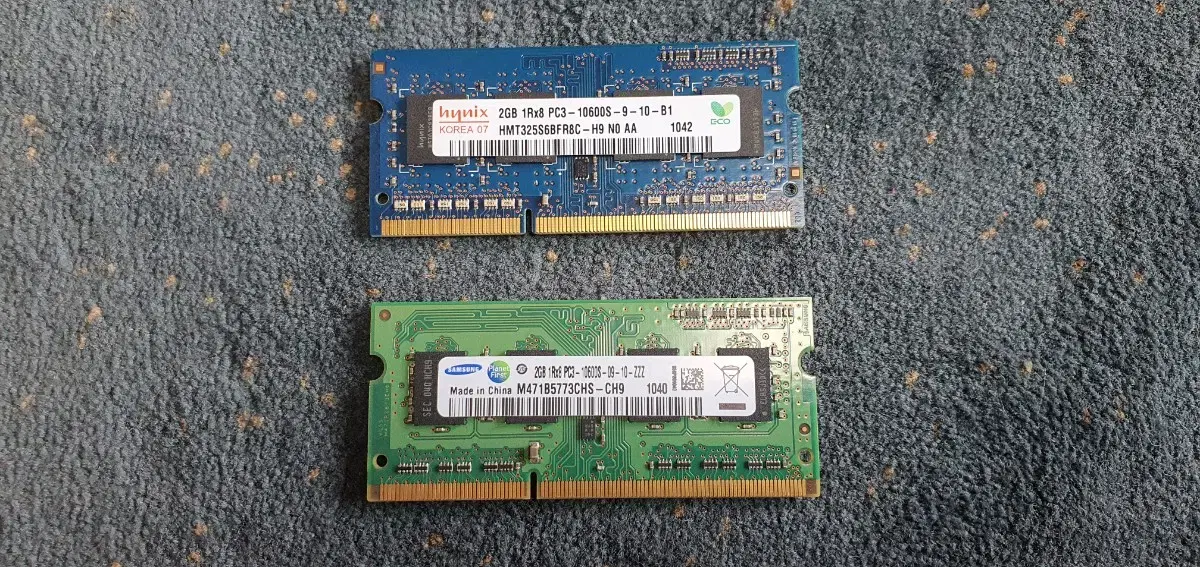 삼성 DDR3 2GB + 하이닉스 DDR3 2GB