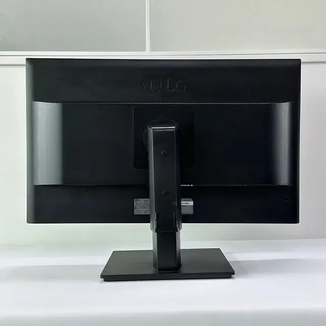 LG 24인치 FHD모니터 24BK550Y 높낮이조절 피벗 회전 틸트