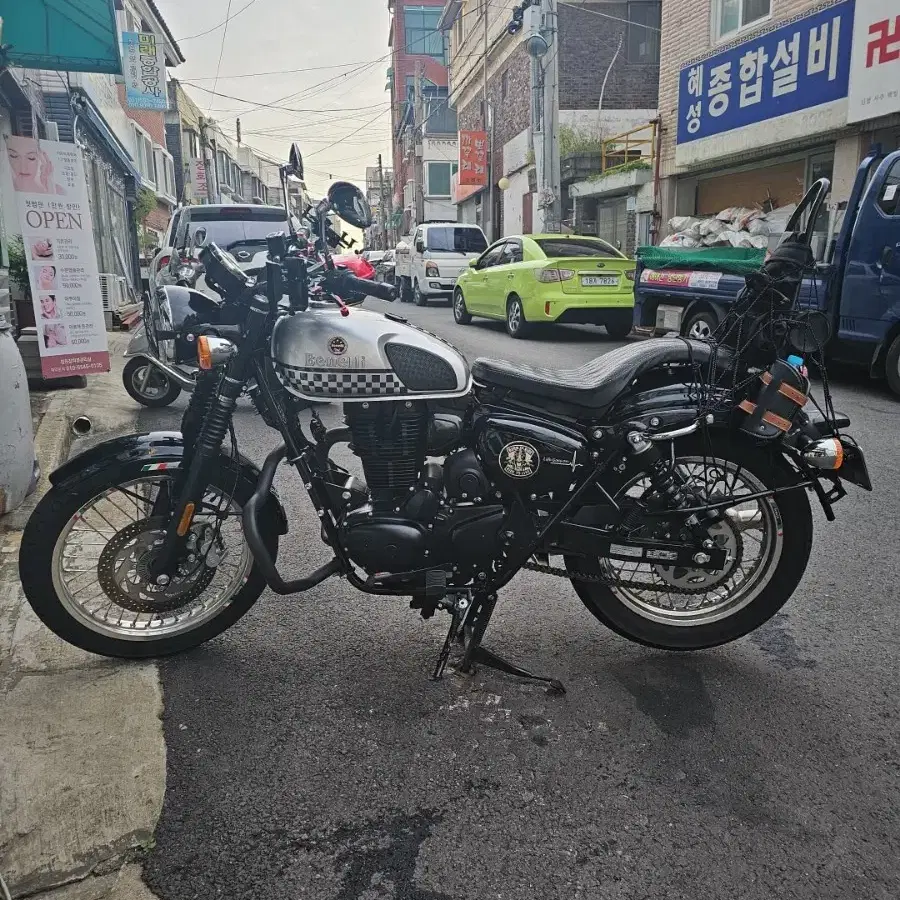 21년식 임페리알레400 베넬리 팝니다. 5900km+@