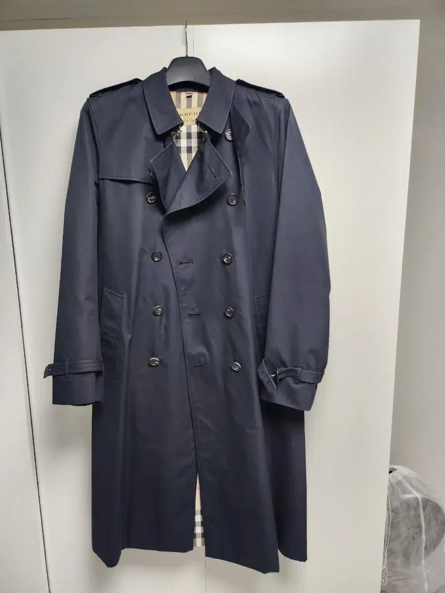 Burberry Long Kensington Heritage Trench Coat for Sale