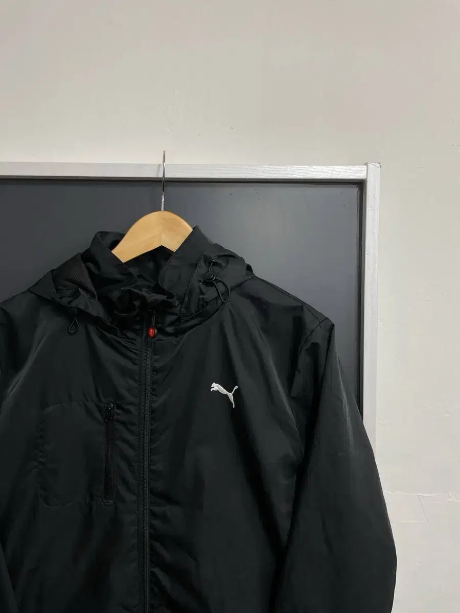 [L] Puma Athletic Waterproof Windbreaker Jacket