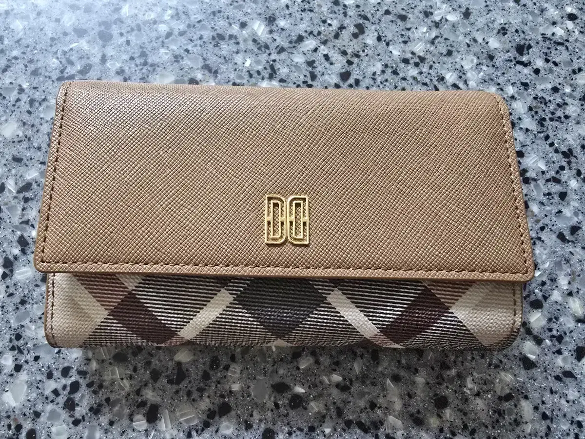 Genuine DAKS Women's Long Wallet for sale.