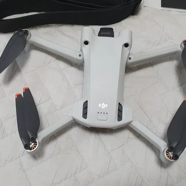 dji 매빅미니3프로(RC), 플라이모어 키트(플러스) 양도합니다.