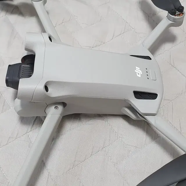 dji 매빅미니3프로(RC), 플라이모어 키트(플러스) 양도합니다.