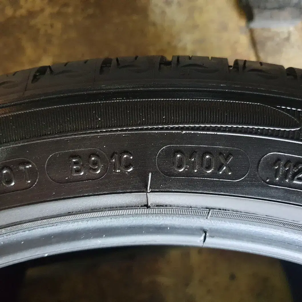 중고타이어 미쉐린 프라이머시 MXM4 245/40R19 94V 2본 세트