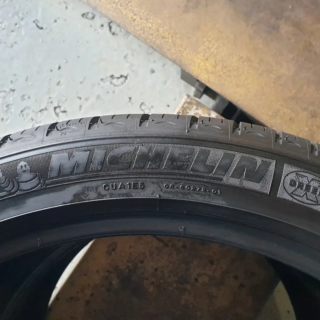 중고타이어 미쉐린 프라이머시 MXM4 245/40R19 94V 2본 세트