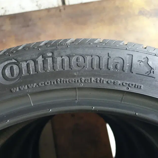 중고타이어 콘티넨탈 프로콘택트RX 245/40R19 94W 한대분 세트