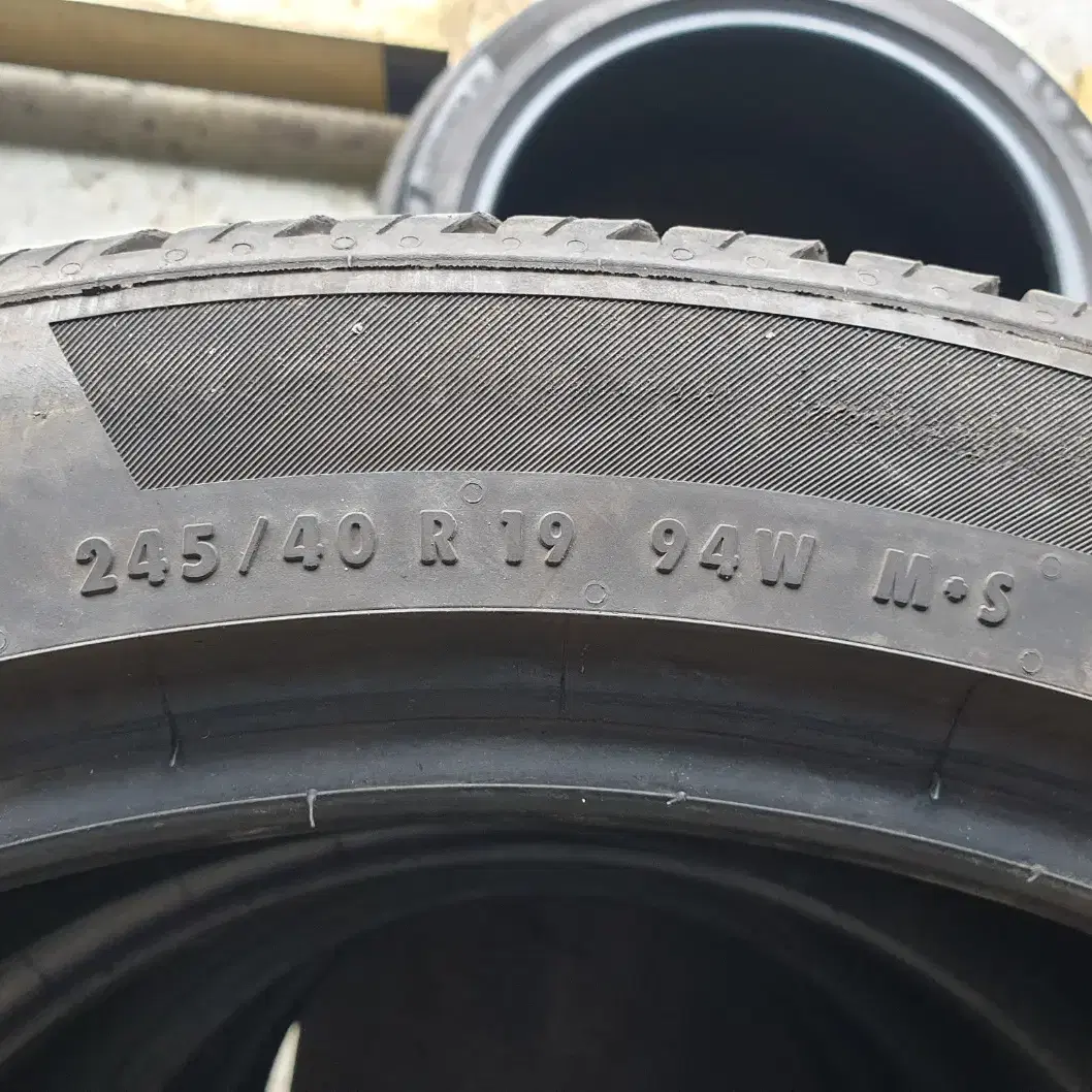 중고타이어 콘티넨탈 프로콘택트RX 245/40R19 94W 한대분 세트