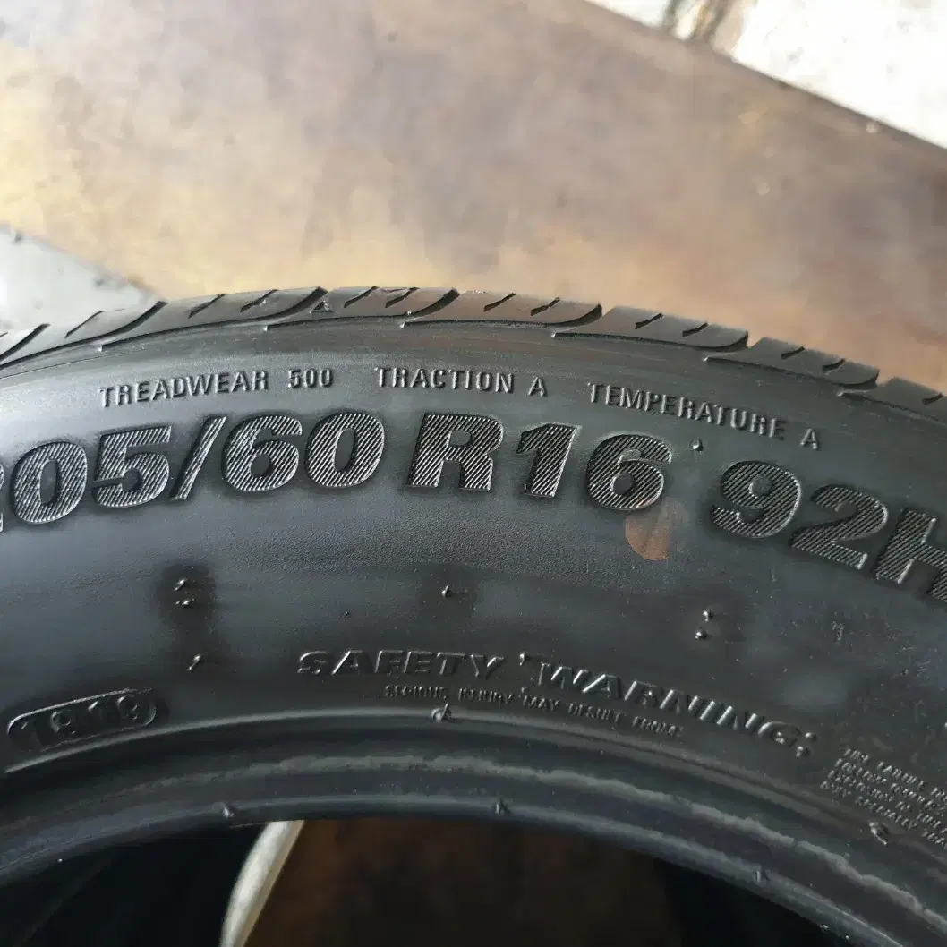 중고타이어 금호타이어 솔루스TA31 205/60R16 92H 한대분 세트