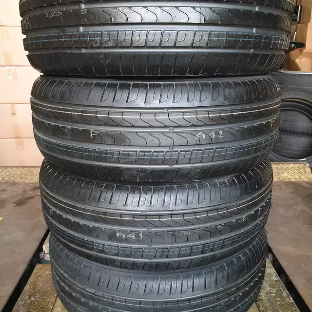 중고타이어 피렐리 신투라토P7 225/55R17 97Y 한대분 세트