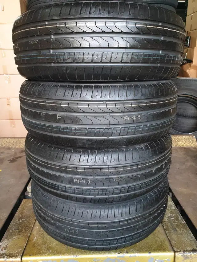 중고타이어 피렐리 신투라토P7 225/55R17 97Y 한대분 세트