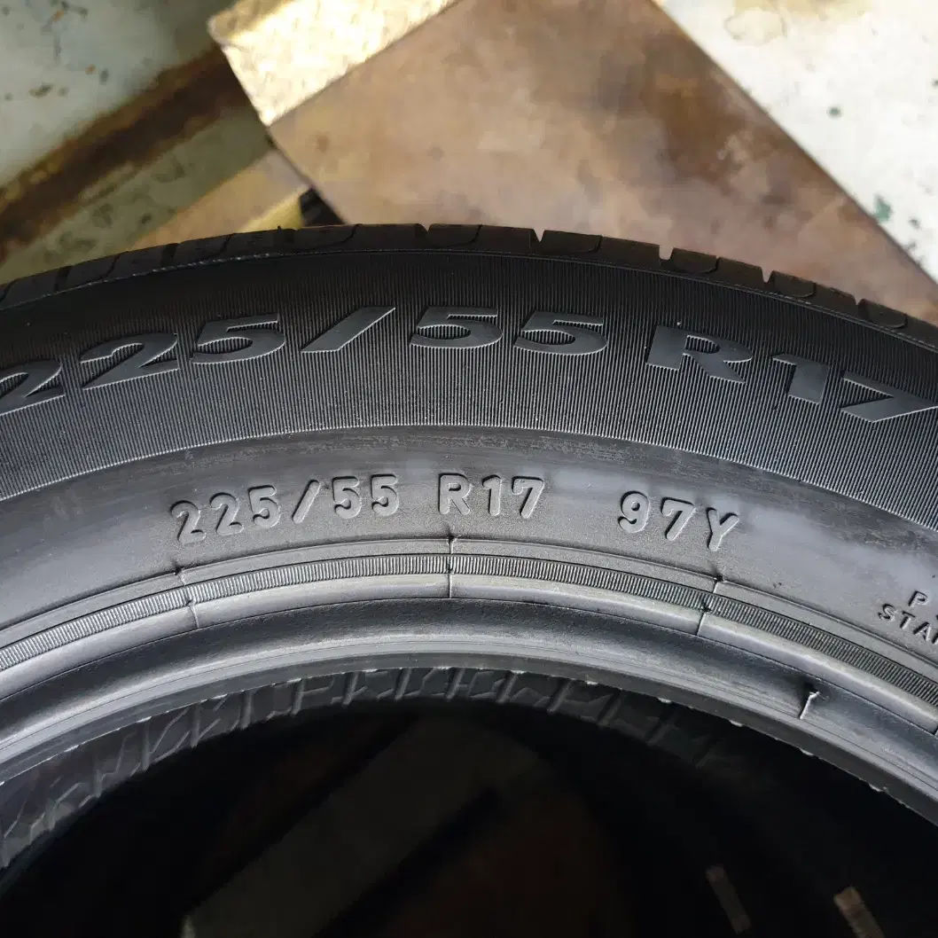 2255517 중고타이어 피렐리 신투라토P7 225/55R17 4개 세트