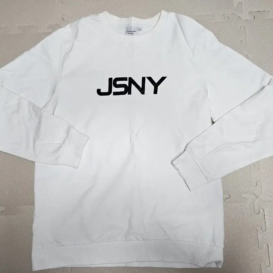 JSNY 맨투맨 2벌화이트, 블랙 색상100사이즈한두번 착용일괄