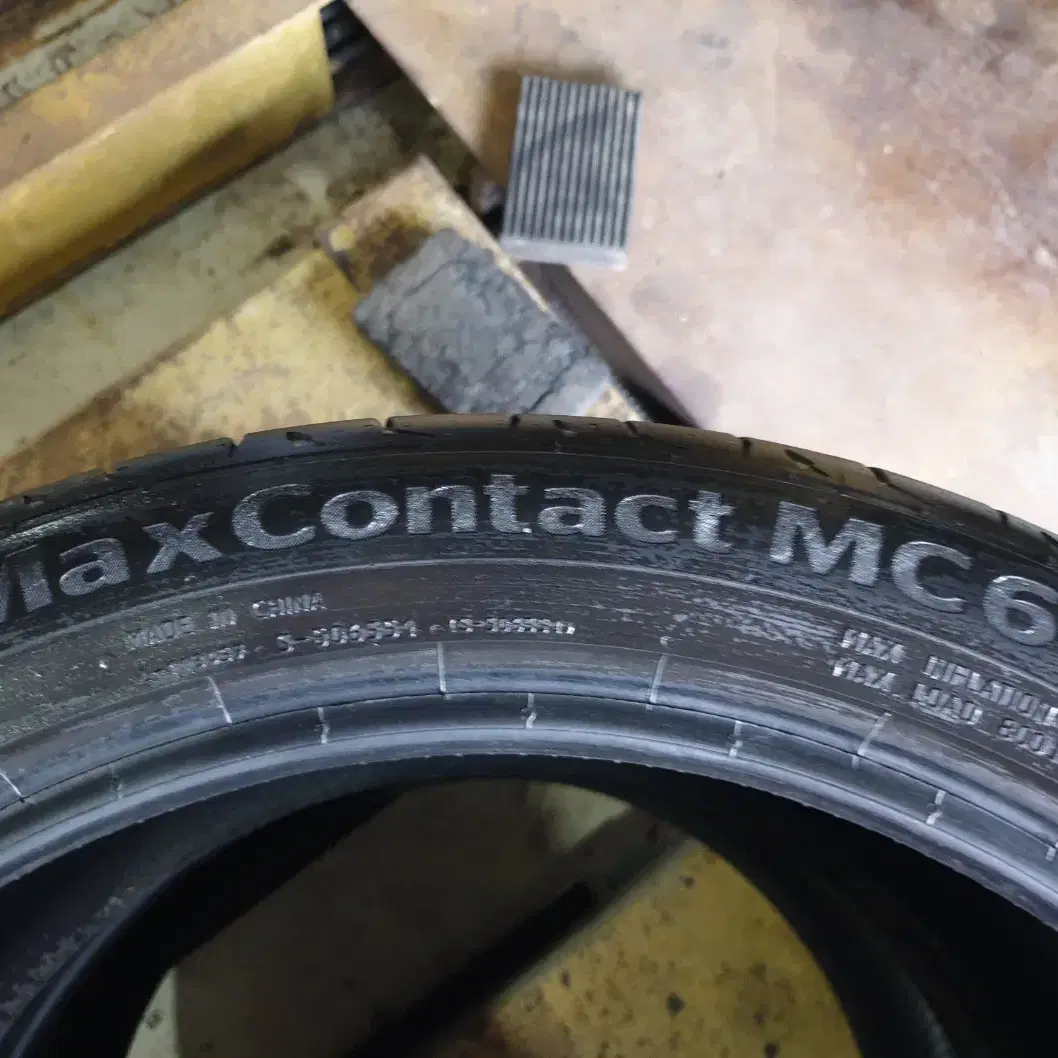 중고타이어 콘티넨탈타이어 맥스콘택트 MC6 275/35R19 2본 세트