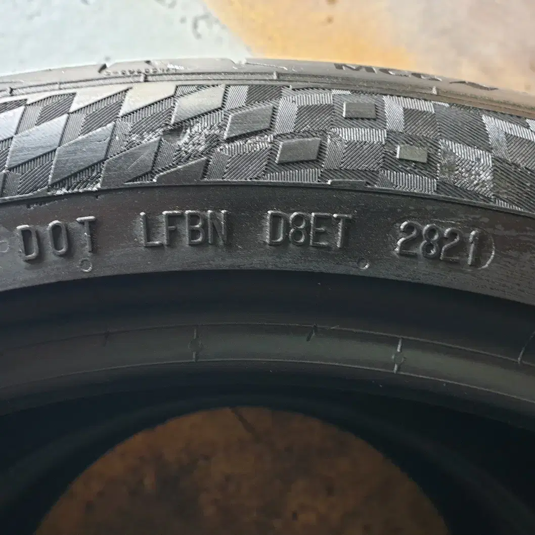 중고타이어 콘티넨탈타이어 맥스콘택트 MC6 275/35R19 2본 세트