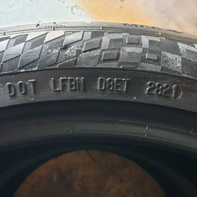 중고타이어 콘티넨탈타이어 맥스콘택트 MC6 275/35R19 2본 세트