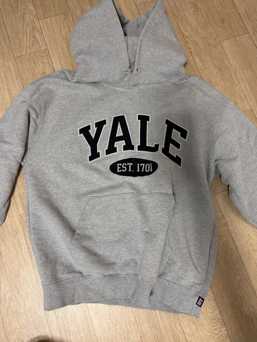 yale 옷 팔아요