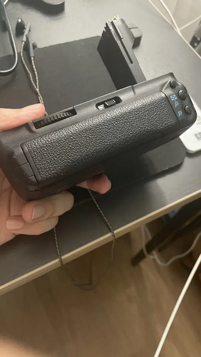 Canon Cabin Vertical Grip BG-E6 sells