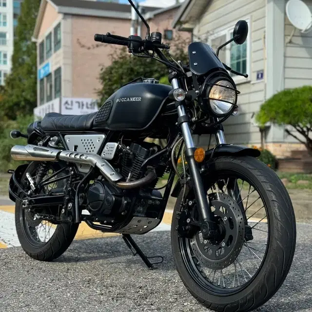 부캐너 21년식 2000km 오프타이어 판매합니다.