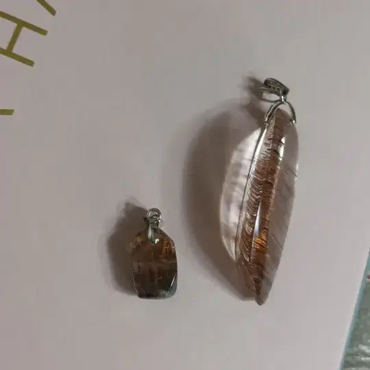 희귀한 적동침수정 (red copper rutilated quartz)