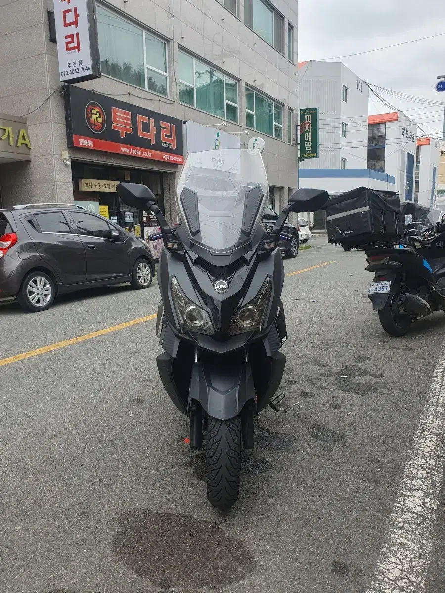 크루심 300 21년식