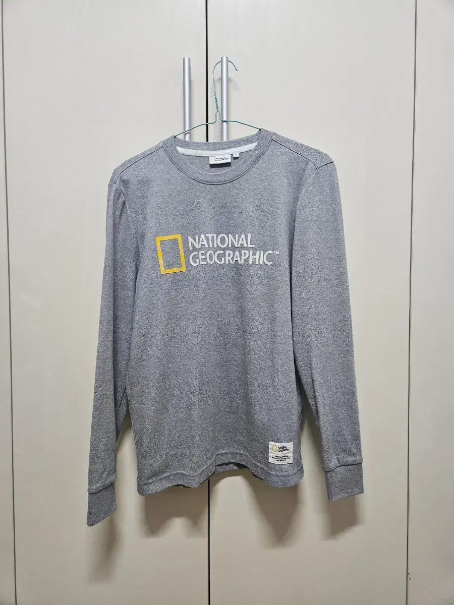 National Geographic Gray Bomber Jacket Genuine (New) Size 90 for Men and Women