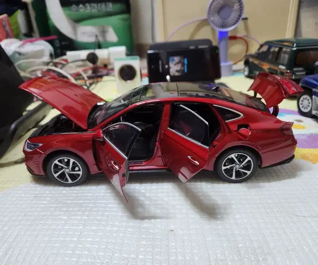 1:18 소나타dn8 레드 Norev sl55amg 판매합니다