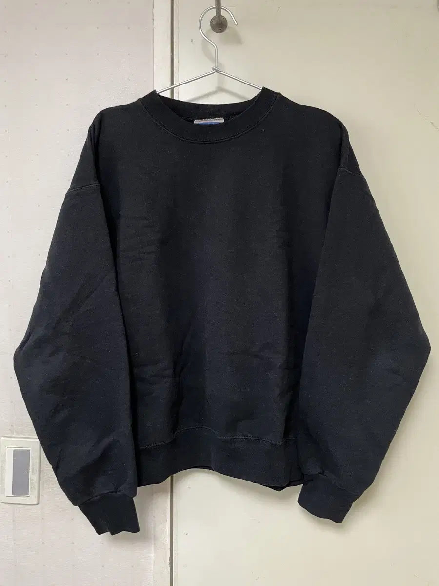 Haines Sweatshirt (Black, 100)