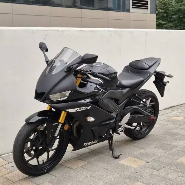 2019년식 YZF-R3 알쓰리 신형 멧블랙 판매합니다.