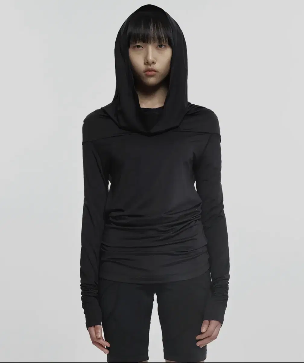 나체 Draping Long Sleeve Black 1