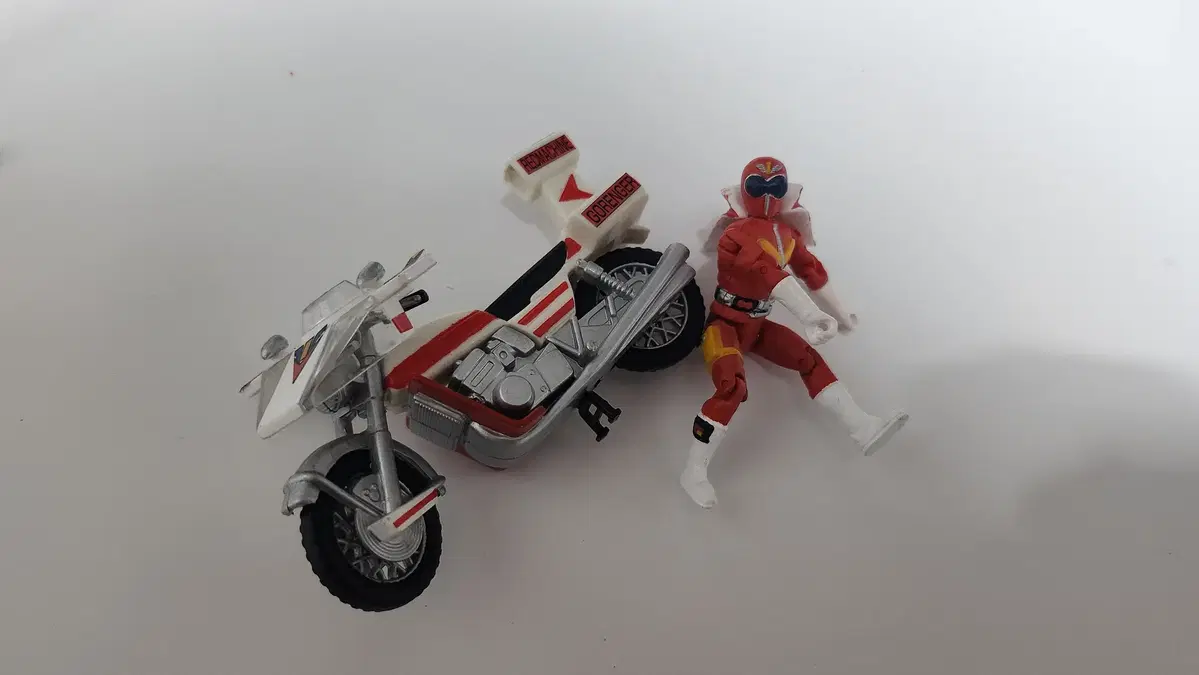 The first Super Sentai Red Motorcycle (6-31)