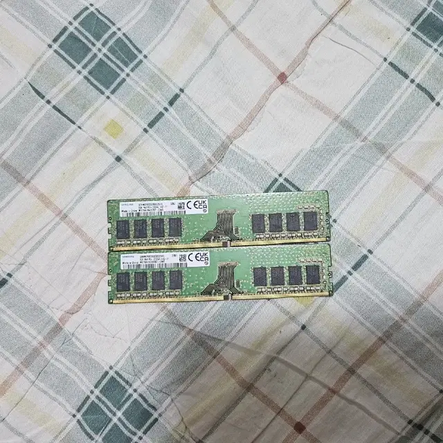 삼성 DDR4 3200AA 8GB 2개팝니다