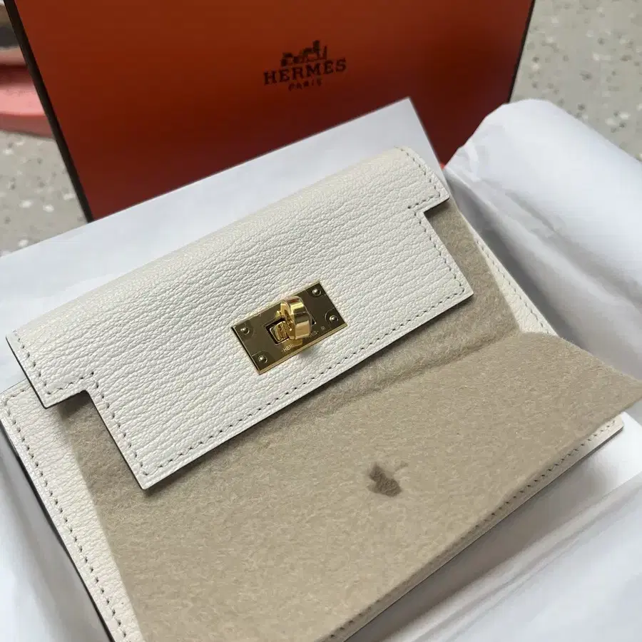 Hermes Kelly Pocket 에르메스 켈리 포켓 컴팩트 지갑 앱송