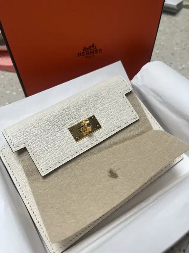 Hermes Kelly Pocket 에르메스 켈리 포켓 컴팩트 지갑 앱송