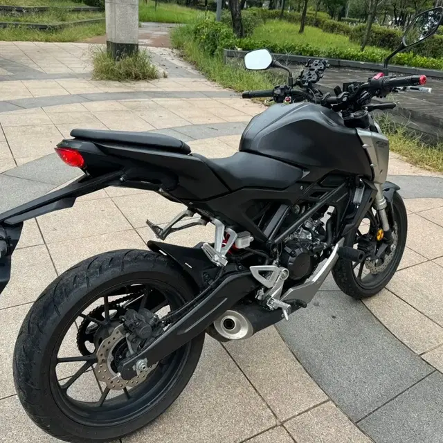 혼다 cb125r 21년형 무꿍무슬립 판매합니다