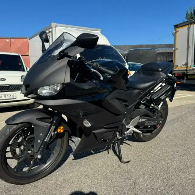 야마하 yzf r3 21년형 짧은키로수 판매합니다